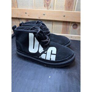 UGG Neumel Chopd Black Suede Chukka Boots Womens Size 6 Cozy & Stylish